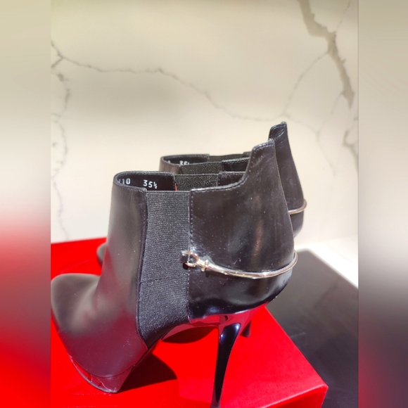 Cesare Paciotti - Women's Black Leather Booties, Size 35.5 - Picture 3 of 5